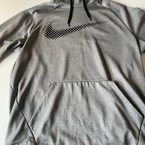 Gray Nike mens sweatshirt, Therma-fit.